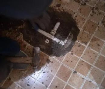 开江卫生间漏水维修公司为您分享下卫生间渗水如何处理及注意事项